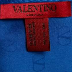 Pre Owned وشاح فالنتينو حرير جاكار شعار الماركة حرف ڨي أزرق أومبر 