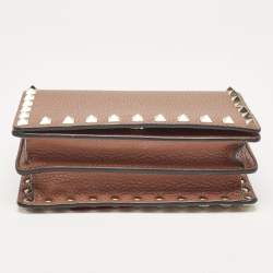 مملوكة مسبقًا Valentino Brown Leather Rockstud Wallet On Chain
