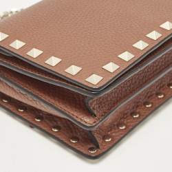 مملوكة مسبقًا Valentino Brown Leather Rockstud Wallet On Chain