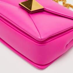 مملوكة مسبقًا حقيبة كتف فالنتينو سلسلة جلد وردي فوشيا بمسمار واحد