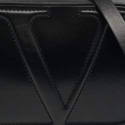 مملوكة مسبقًا Valentino VLogo Walk Black Leather Crossbody Bag