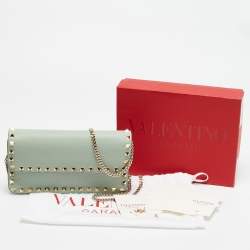 مملوكة مسبقًا Valentino Rockstud Light Green Leather Wallet On Chain