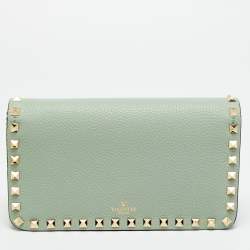 مملوكة مسبقًا Valentino Rockstud Light Green Leather Wallet On Chain
