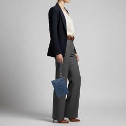 مملوكة مسبقًا Valentino VLTN Navy Blue Leather Wristlet Zip Pouch