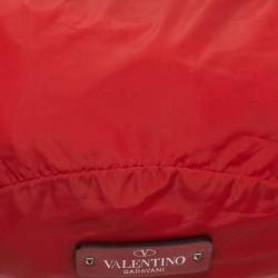 مملوكة مسبقًا Valentino Red Nylon Belt Bag