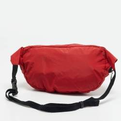 مملوكة مسبقًا Valentino Red Nylon Belt Bag