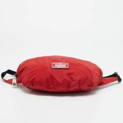 مملوكة مسبقًا Valentino Red Nylon Belt Bag