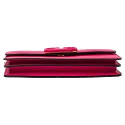 مملوكة مسبقًا Valentino Magenta Leather Vsling Wallet on Chain
