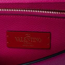 مملوكة مسبقًا Valentino Magenta Leather Vsling Wallet on Chain