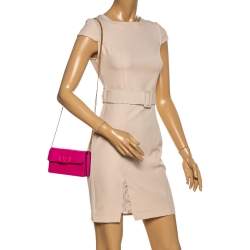 مملوكة مسبقًا Valentino Magenta Leather Vsling Wallet on Chain