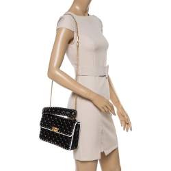 Pre Owned Valentino Black/White Quilted Leather Medium Rockstud Spike Shoulder Bag