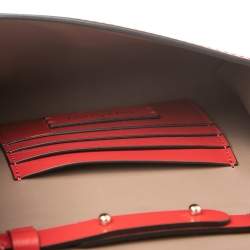 Pre Owned حقيبة كلتش فالنتينو دبليو أوه سي جلد عنابي/أحمر نمط خلية النحل