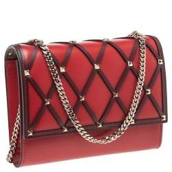 Pre Owned حقيبة كلتش فالنتينو دبليو أوه سي جلد عنابي/أحمر نمط خلية النحل