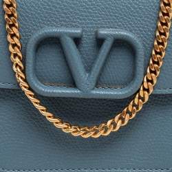 مملوكة مسبقًا Valentino Blue Leather VLogo Wallet on Chain