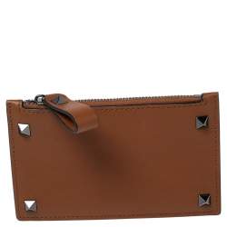 مملوكة مسبقًا محفظة بطاقات فالنتينو سحاب روكستد جلد بني فاتح