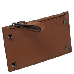 مملوكة مسبقًا محفظة بطاقات فالنتينو سحاب روكستد جلد بني فاتح