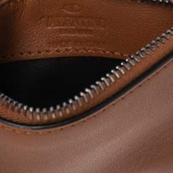 مملوكة مسبقًا محفظة بطاقات فالنتينو سحاب روكستد جلد بني فاتح