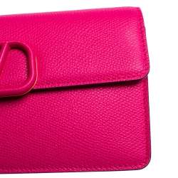 مملوكة مسبقًا Valentino Hot Pink Leather VLogo Wallet on Chain