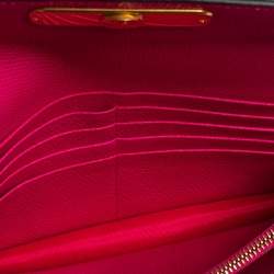 مملوكة مسبقًا Valentino Hot Pink Leather VLogo Wallet on Chain