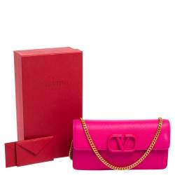 مملوكة مسبقًا Valentino Hot Pink Leather VLogo Wallet on Chain
