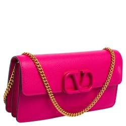مملوكة مسبقًا Valentino Hot Pink Leather VLogo Wallet on Chain