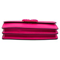 مملوكة مسبقًا Valentino Hot Pink Leather VLogo Wallet on Chain