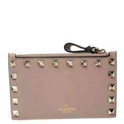 Pre Owned حافظة بطاقات ومحفظة عملات معدنية فالنتينو مرصع روكستد جلد روز كواترز