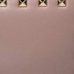 Pre Owned حافظة بطاقات ومحفظة عملات معدنية فالنتينو مرصع روكستد جلد روز كواترز