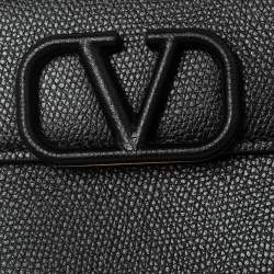 Pre Owned Valentino Black Grained Leather VLogo Compact Wallet On Chain