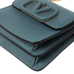 Pre Owned Valentino Blue Grained Leather VLogo Compact Wallet On Chain