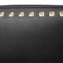 Pre Owned Valentino Black Leather Rockstud Zip Around Wallet