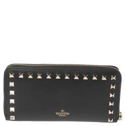 Pre Owned Valentino Black Leather Rockstud Zip Around Wallet