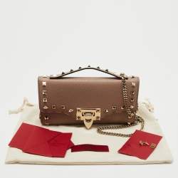 مملوكة مسبقًا Valentino Dusty Pink Leather Rockstud Wallet on Chain