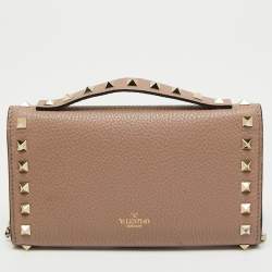 مملوكة مسبقًا Valentino Dusty Pink Leather Rockstud Wallet on Chain