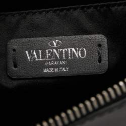 مملوكة مسبقًا Valentino Black Leather VLTN Clutch