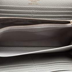 مملوكة مسبقًا Valentino Grey Leather Rockstud Wallet On chain