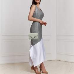 مملوكة مسبقًا Valentino Grey Leather Rockstud Wallet On chain