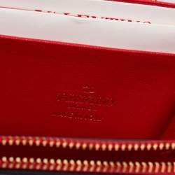 مملوكة مسبقًا Valentino Black Leather Alcove Wallet On Chain