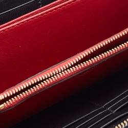 Pre Owned Valentino Black Leathrer Rockstud Zip Around Wallet