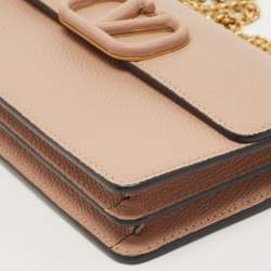 مملوكة مسبقًا Valentino Beige Leather VLogo Wallet on Chain