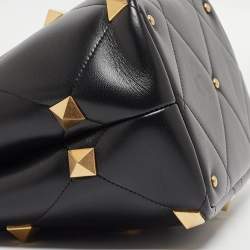 Pre Owned Valentino Black Quilted Leather Medium Roman Stud Top Handle Bag