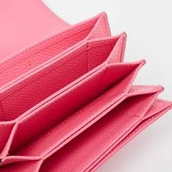 مملوكة مسبقًا Valentino Pink Leather VLogo Gusset Card Case