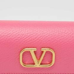 مملوكة مسبقًا Valentino Pink Leather VLogo Gusset Card Case