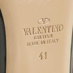 Pre Owned Valentino Beige/Grey Leather and Patent Leather Rockstud Pumps  Size 41