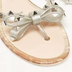 Pre Owned Valentino Silver Glitter Jelly Rockstud Bow Thong Flats Size 38