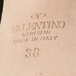 مملوكة مسبقًا Valentino Black Patent Leather Tango Platform Pumps Size 38