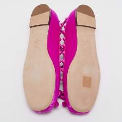 مملوكة مسبقًا Valentino Pink Satin and Leather Rockstud Ankle Strap Ballet Flats Size 39.5