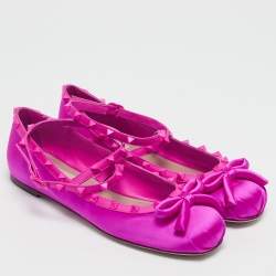 مملوكة مسبقًا Valentino Pink Satin and Leather Rockstud Ankle Strap Ballet Flats Size 39.5