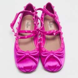 مملوكة مسبقًا Valentino Pink Satin and Leather Rockstud Ankle Strap Ballet Flats Size 39.5