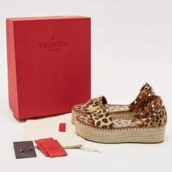 Valentino Beige Leopard Print Canvas Rockstud Espadrille Platform Sandals Size 39